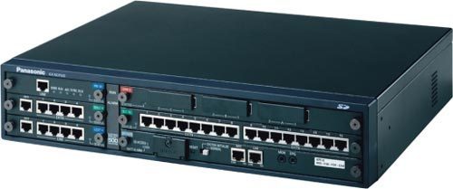 PABX Panasonic NCP-500. Soporta líneas analógicas, RDSI y SIP. Extensiones analógicas y SIP. Es modular.